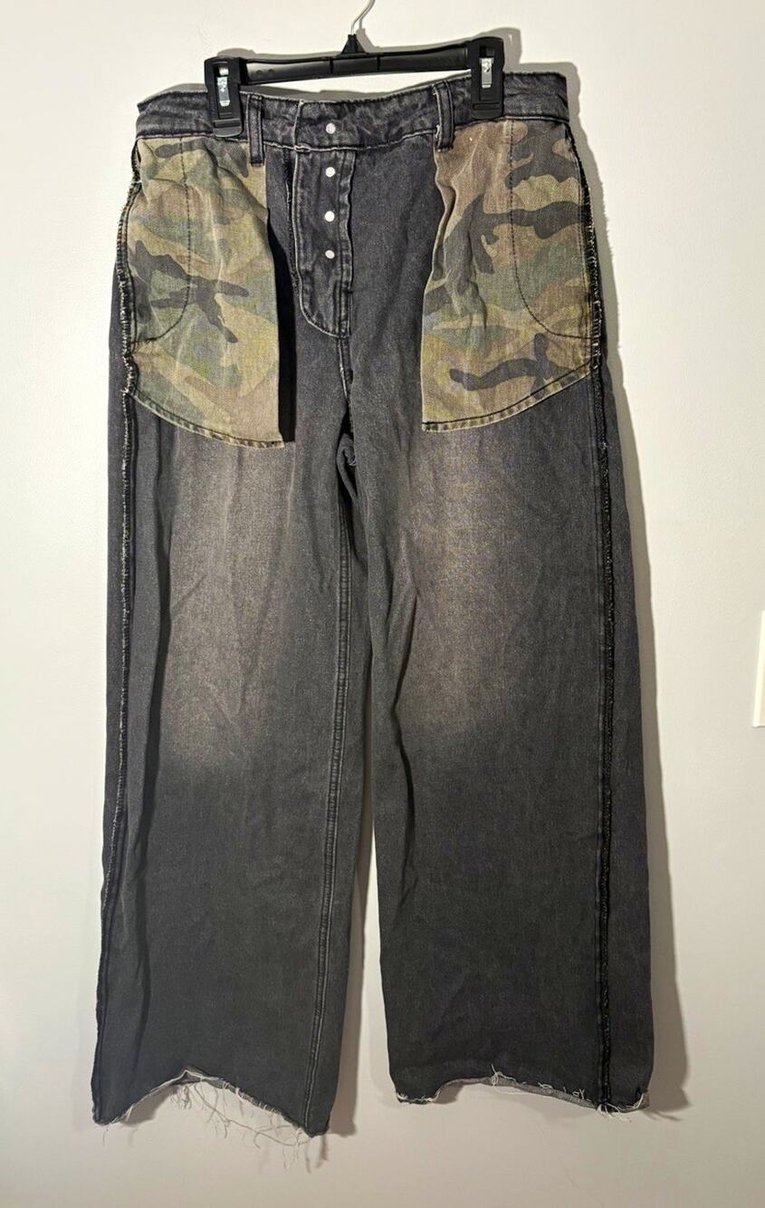 SUMWON Wide Leg Baggy Jeans Camo Pockets Button Fly Raw Hem Streetwear Y2K Sz 26